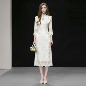 2026年春季新款新中式国风立领盘扣小飞肩设计蕾丝花边连衣裙