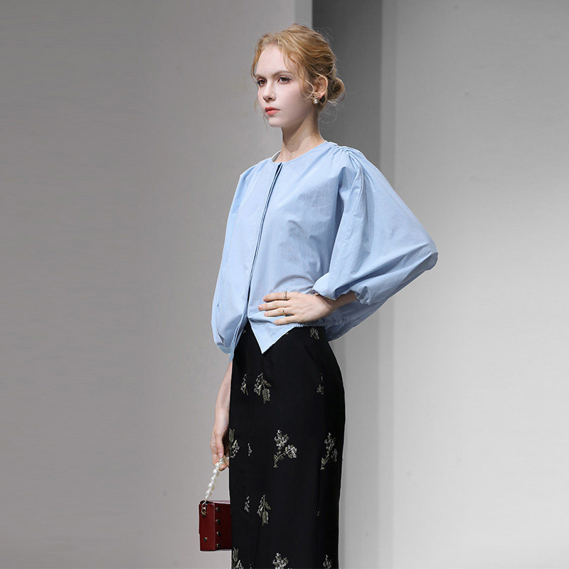2026春季新款法式气质蝙蝠袖宽松衬衣+百搭高腰直筒绣花半裙套装