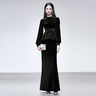 2025冬季新款法式复古赫本风圆领收腰荷叶上衣+高腰半裙丝绒套装