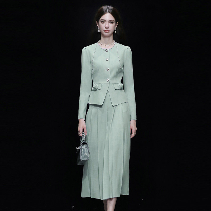 2026春季新款富家千金风圆领收腰花朵外套+高腰A字百褶半裙套装女