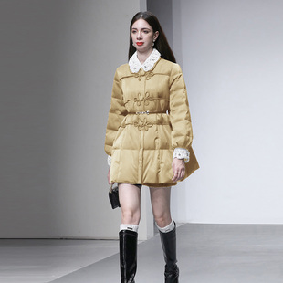 2025冬季新款富家千金风蕾丝撞色娃娃领灯笼袖宽松版加厚羽绒服女