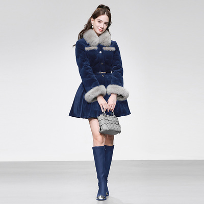 2025冬季新款都市高级小香风合身收腰短款狐狸毛羽绒服千金玛德琳