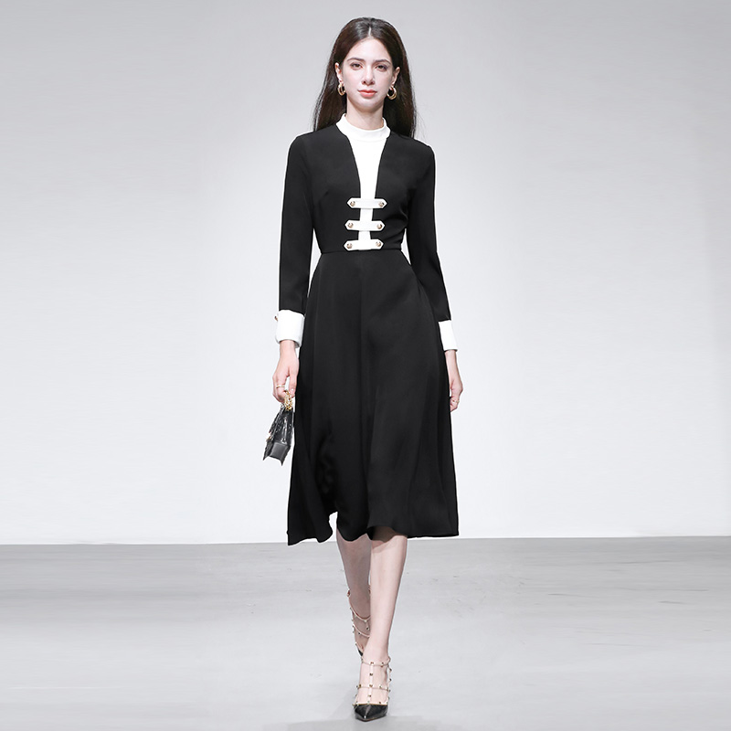 2025秋季新款时尚气质海军风撞色长袖收腰大摆中长款黑色连衣裙女