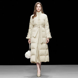 2025冬季立领盘扣貂毛新中式国风竹叶压花长款燕麦色羽绒服女