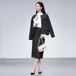 2025秋冬季新款法式复古千金风高级感宽松气质亮丝小香风花呢套装