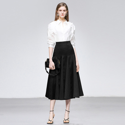 2025春季新款气质通勤设计感立体花白色衬衣+修身荷叶摆半裙套装