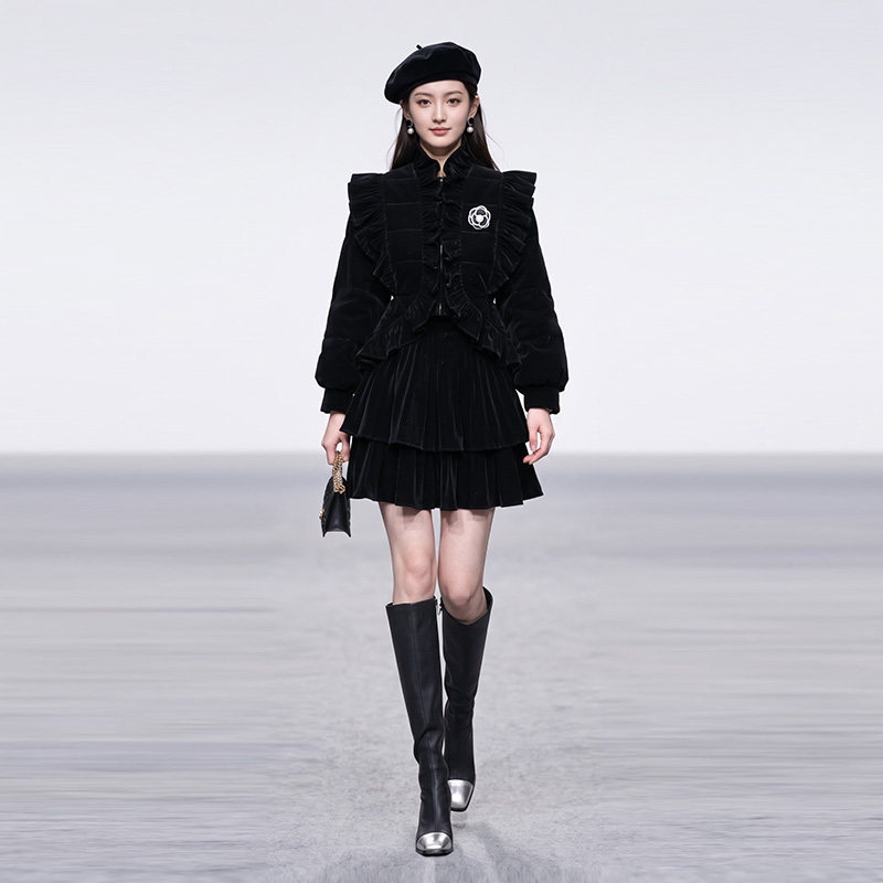 2026冬新气质温柔淑女风木耳边收腰三防羽绒服+高腰百褶短裙套装