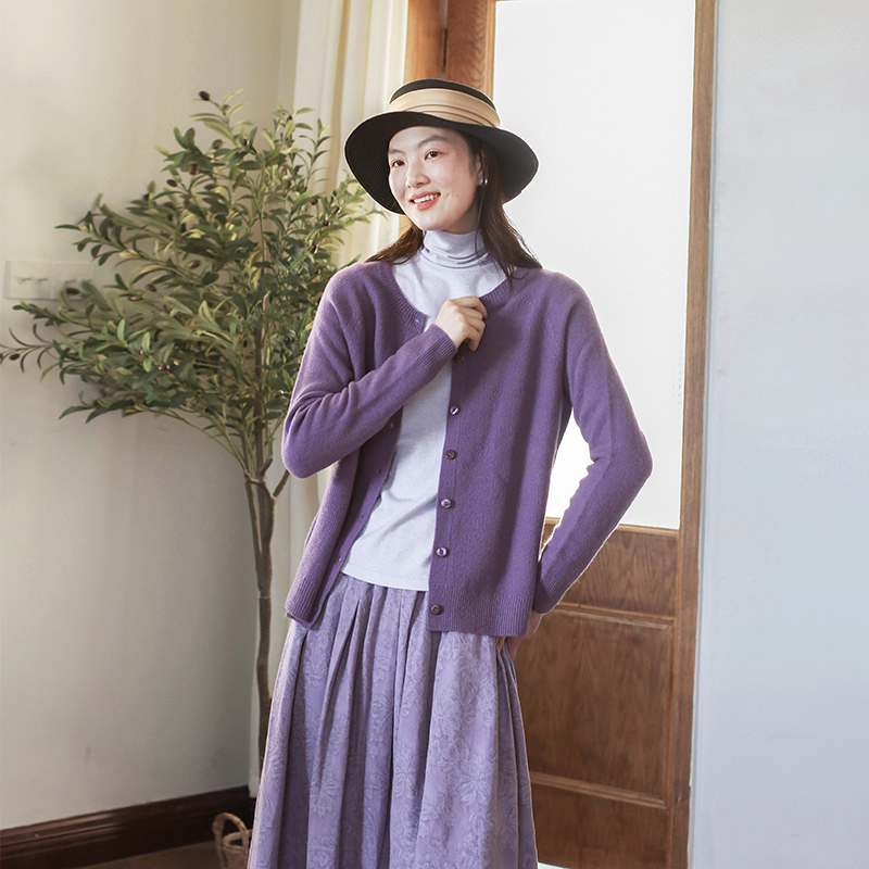 文艺圆领羊毛开衫百搭纯色针织衫