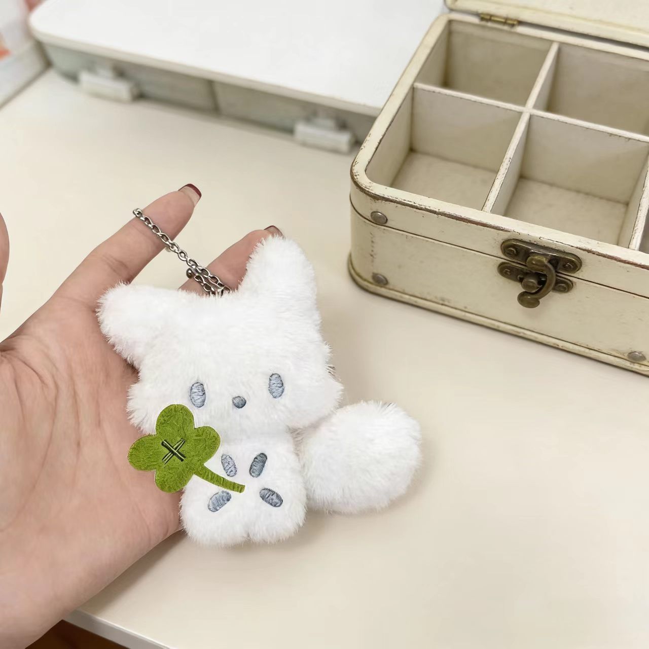 可爱小狐狸挂件白狐毛绒玩偶钥匙扣超萌小鼻噶背包挂饰治愈玩偶