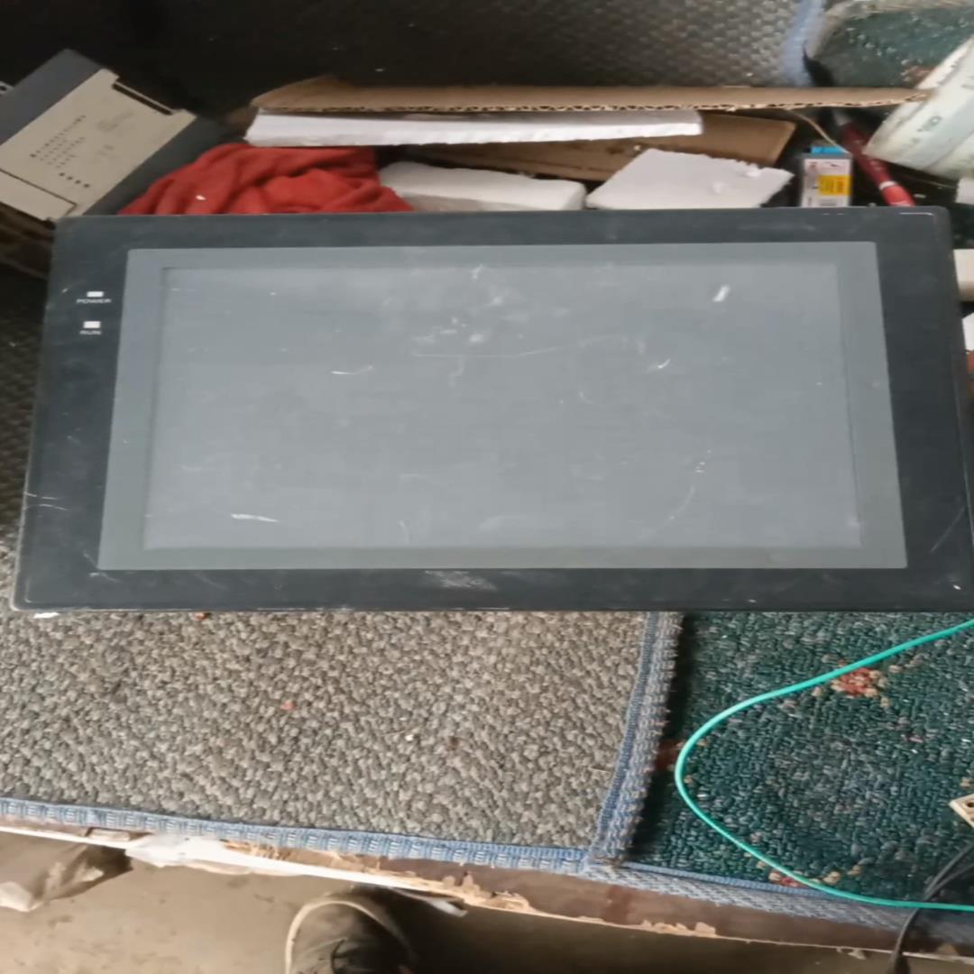 【议价】欧姆龙触摸屏NT631C一ST151B一EV2一个通电绿