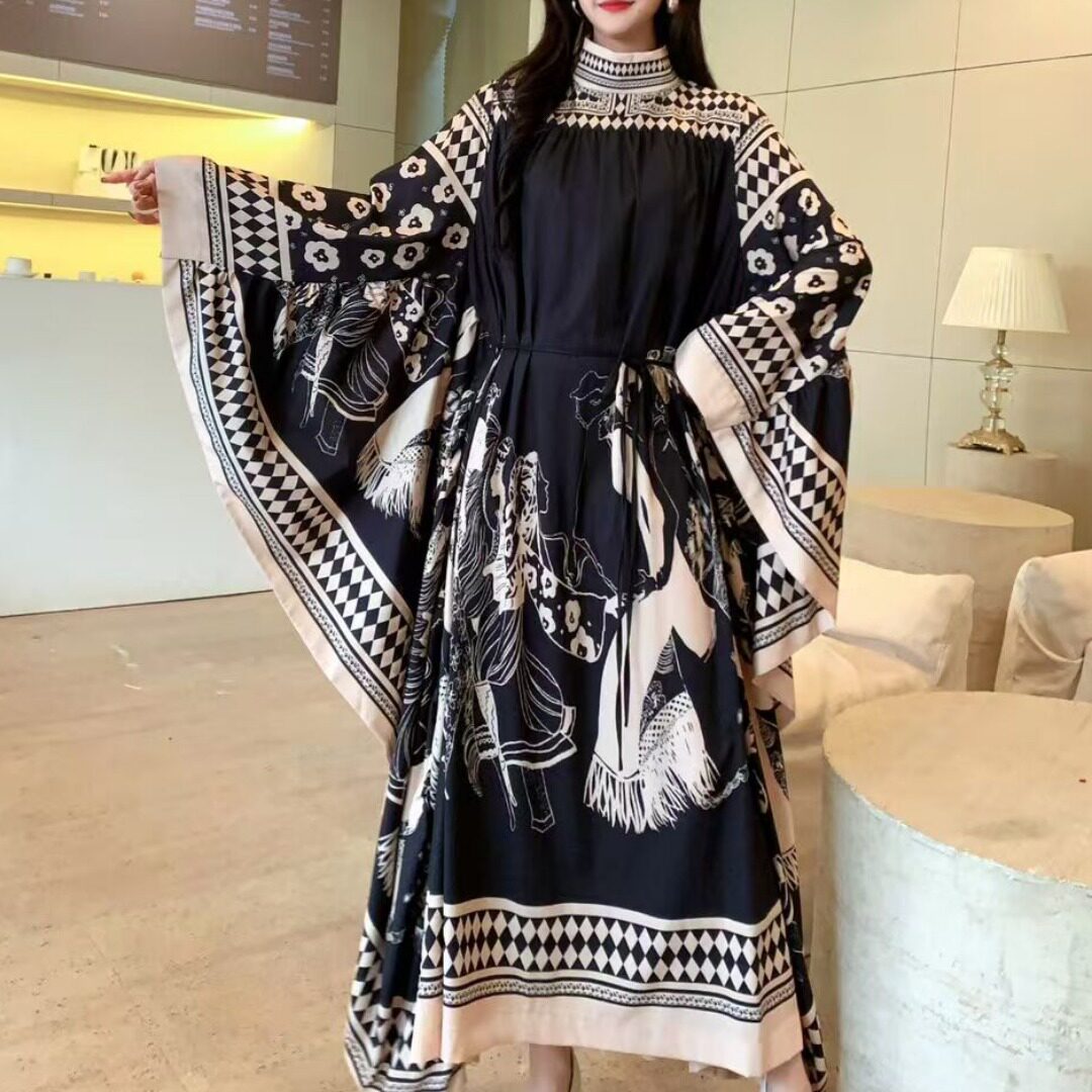 2025春夏走秀女士后拉链立领大喇叭袖斗篷短裙定位印花宽松连衣裙,女装/女士精品,连衣裙,淘宝优惠券,粉丝福利购,淘宝优惠卷