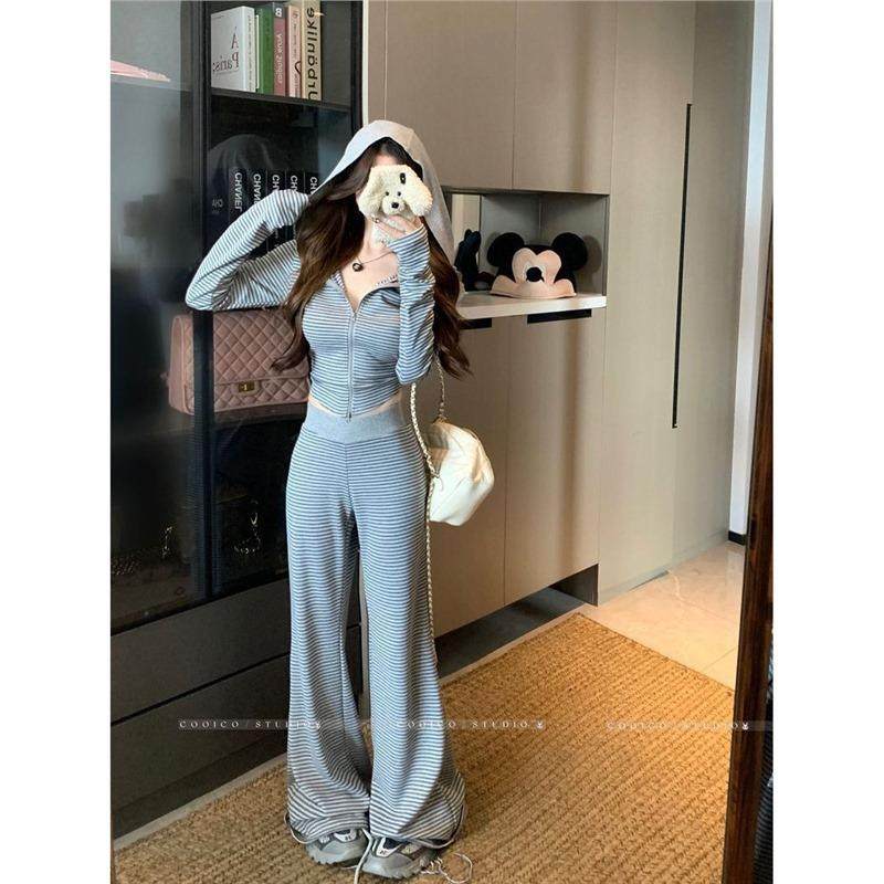 灰色条纹运动风套装短款连帽卫衣外套女2025秋季阔腿裤长裤两件套,女装/女士精品,卫衣/绒衫,淘宝优惠券,粉丝福利购,淘宝优惠卷