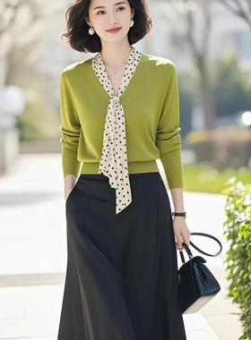绿色披肩修身长袖针织衫女秋季2025新款盐系轻熟风毛衣裙子两件套
