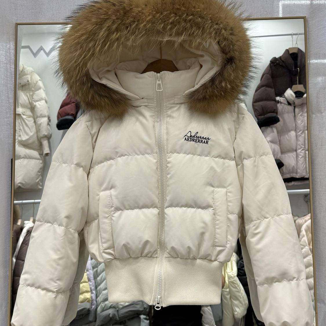 2025冬季新款收腰显瘦短款修身简约通勤白鸭绒羽绒服外套毛领女款,女装/女士精品,羽绒服,淘宝优惠券,粉丝福利购,淘宝优惠卷