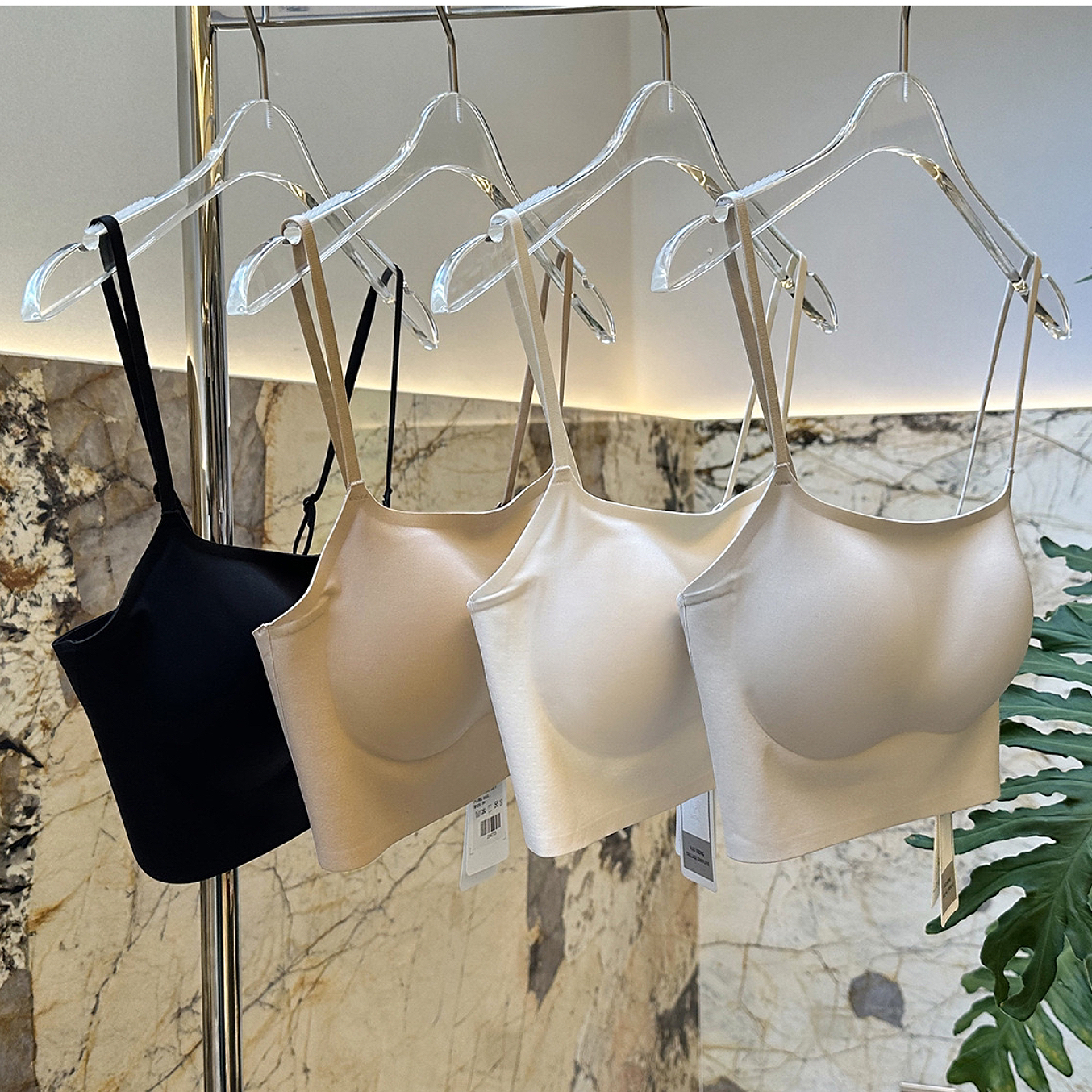 无痕一片式吊带文胸!超