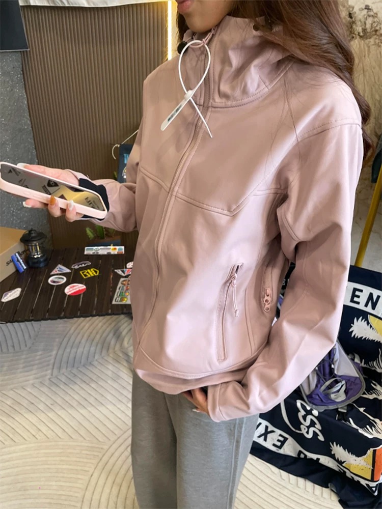 多巴胺粉色软壳冲锋衣女款秋季