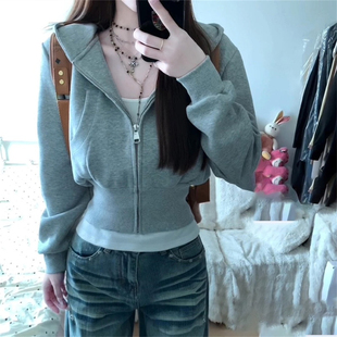 灰色连帽卫衣外套女秋冬季正肩修身收腰显瘦开衫休闲拉链短款上衣