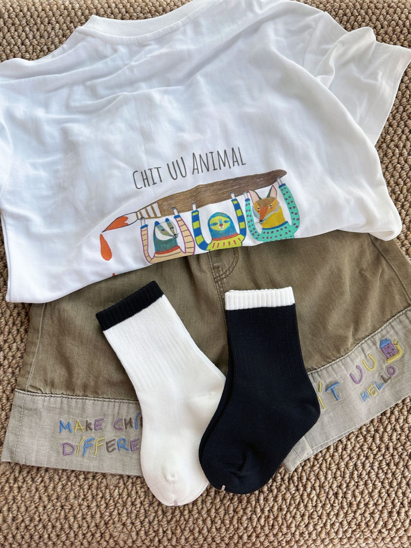 伊卡兔童袜正品秋冬新韩版时尚休闲运动百搭黑白刺绣无骨中性8121