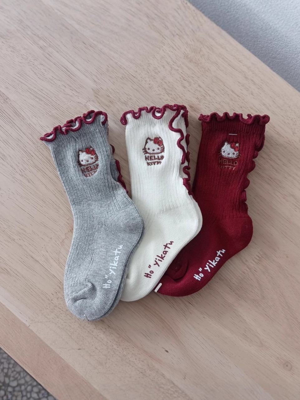 儿童袜子伊卡兔童袜秋冬新透气卡通KT 猫木耳边红色过年喜庆8178