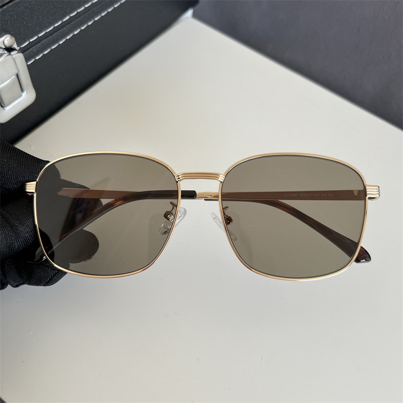 27克144-57新款复古方形太阳镜