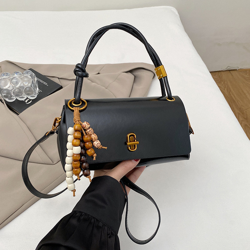 2026新款小包包女休闲手提包软皮亮面多层小方包女包气质斜挎包