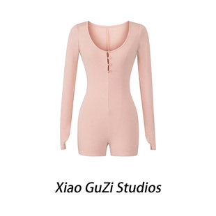 圆领长袖 女 弹力收腰紧身连体衣门襟纽扣设计瑜伽运动显瘦包臀短裤