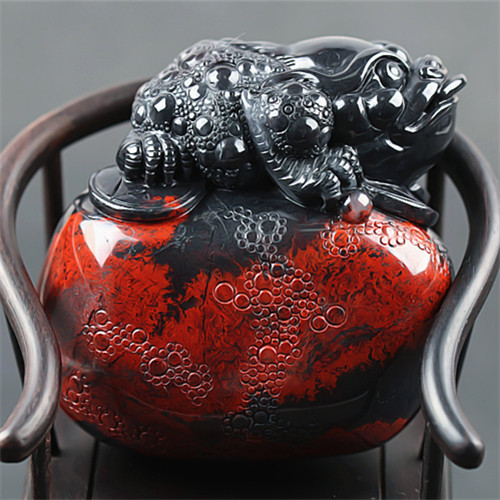 收藏级 桂林鸡血玉金蟾小摆件玉化黑底红乾坤料正品广西天然玉石