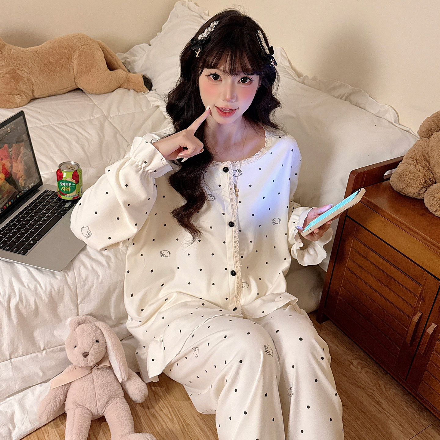 睡衣女款春秋冬季薄款莫代尔2026新款性感带胸垫杏色圆点三件套装