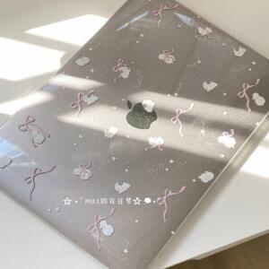 Kiki的白日梦/粉色蝴蝶结星星兔子满天星亚克力MacBookproair保护壳保护套轻薄防磕碰pc材质M1M2新款防摔透气
