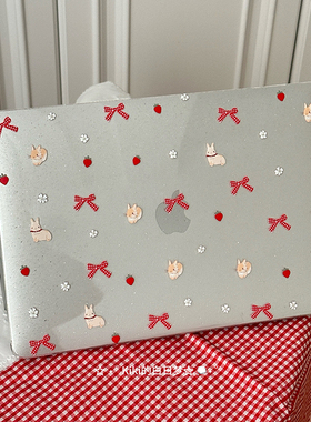 Kiki的白日梦/草莓新年兔子满天星闪粉亚克力MacBookproair保护壳保护套轻薄防磕碰pc材质M3M4新款防摔透气