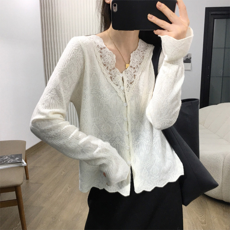 法式轻奢高级感立体提花v领蕾丝衫女早秋宽松时尚气质绝美小上衣