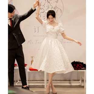 白色礼服女法式轻奢订婚领证登记连衣裙平时可穿小个子生日方领