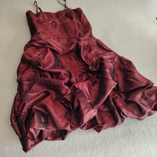 外单立体剪裁质感面料高腰纯色吊带褶皱花苞裙小礼服连衣裙