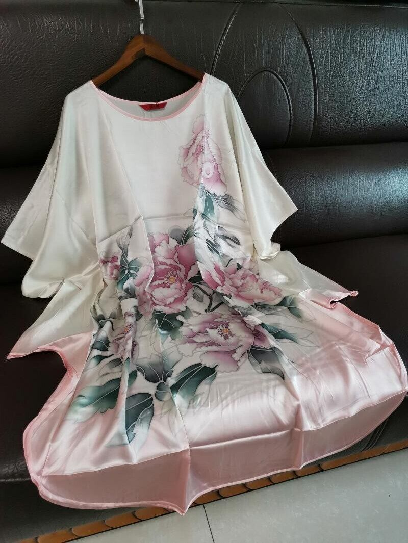21姆加厚真丝缎遮肚显瘦女士装桑蚕丝蝙蝠袖牡丹手绘连衣裙中国风
