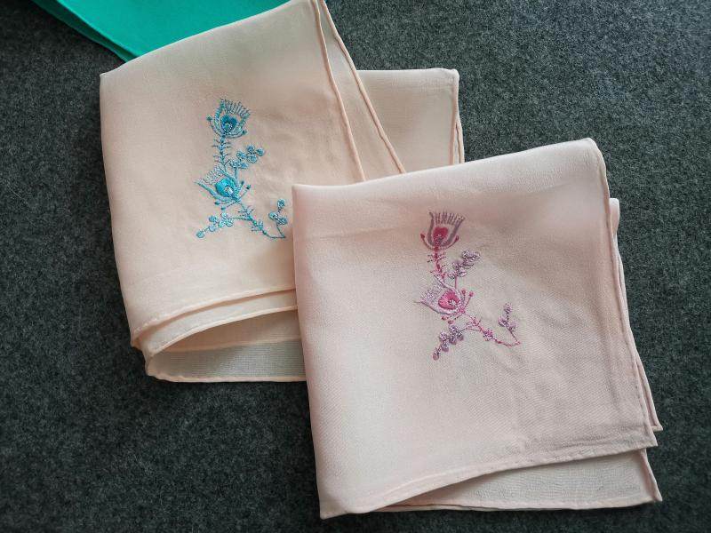 老工艺手工刺绣手卷边丝绸绣花汉服袍配饰手帕手绢小礼品