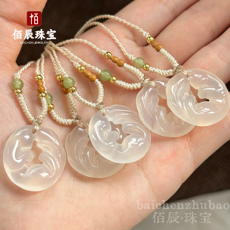 天然冰种白玉髓狐狸扣吊坠九尾狐玛瑙项链灵狐玉佩招桃花玉坠配饰