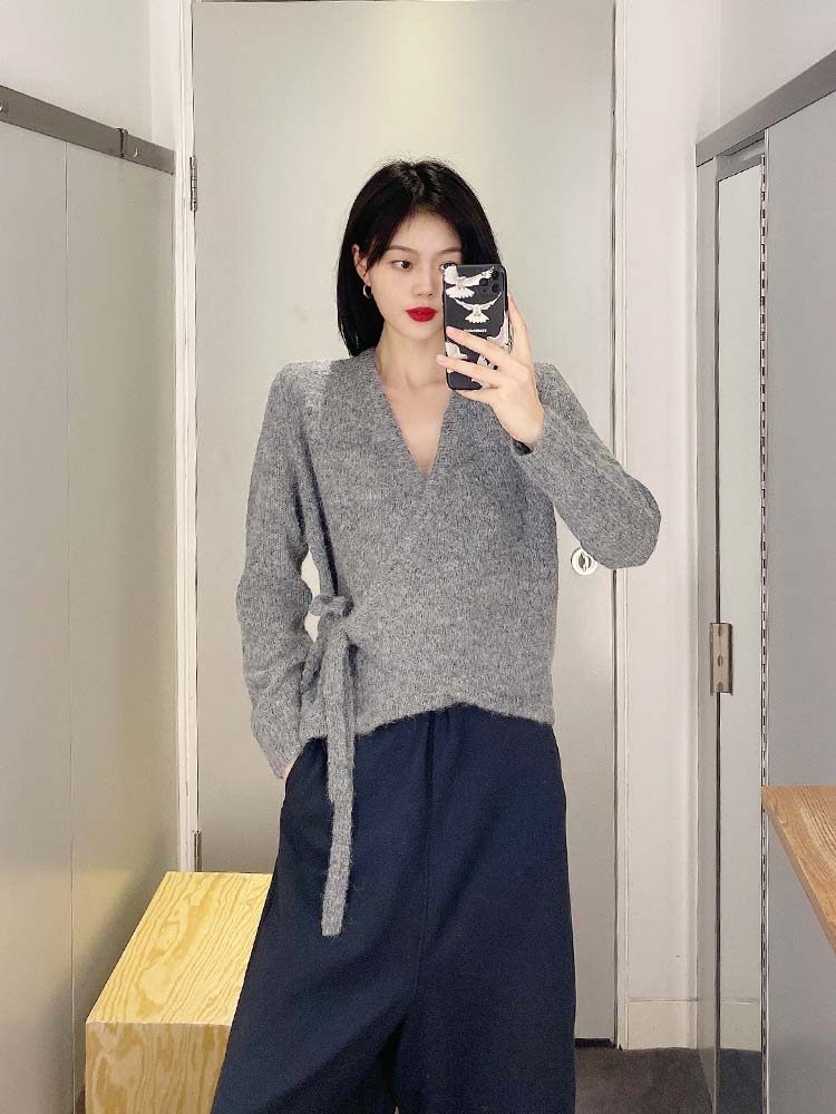 灰色羊驼毛针织开衫秋季新品