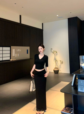 辣妹修身v领半袖正肩T恤上衣女早秋显瘦套装包臀半身裙灰色两件套