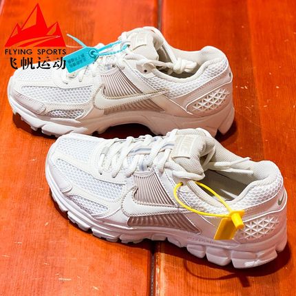 Nike耐克女鞋2023秋ZOOM VOMERO 5 复古轻便运动跑步鞋FQ6868-111