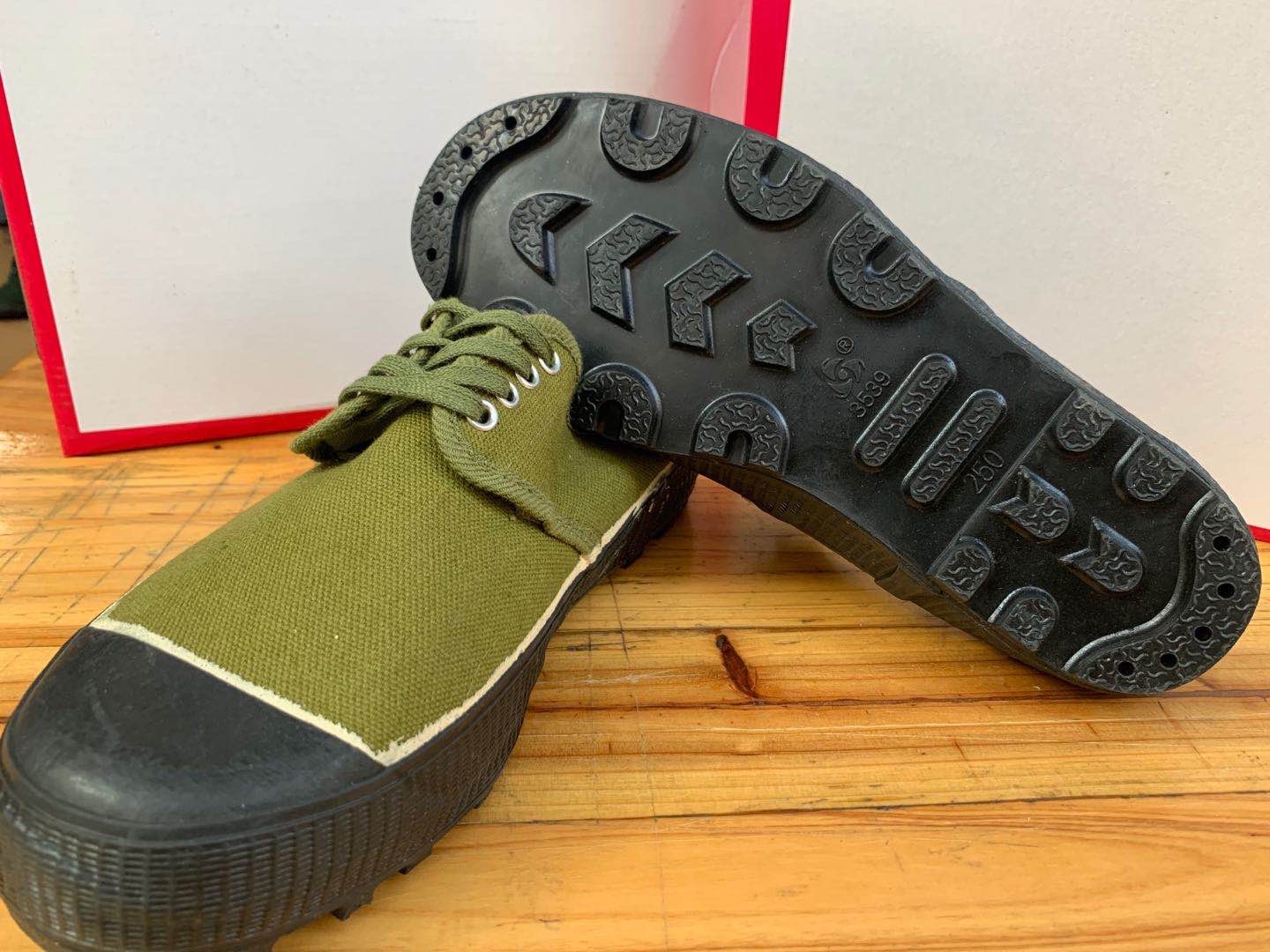 高帮帆布平底劳保防滑耐磨解放鞋