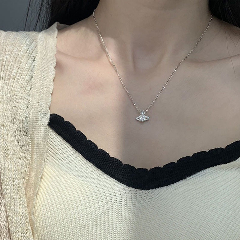 土星项链女轻奢小众设计感闪钻星球吊坠微镶锆石爱心锁骨链不锈钢