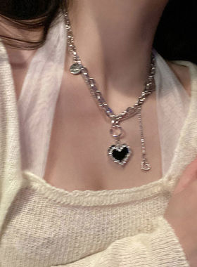 甜酷~锆石黑马赛克爱心项链女ins小众设计高级感冷淡风锁骨链配饰