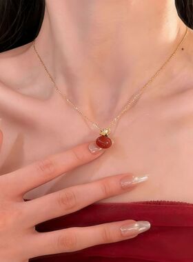 红色福袋小钱袋项链女202冬新款小众高级感毛衣链新年氛围感配饰