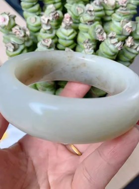 新疆和田玉且末料泥鳅背手镯