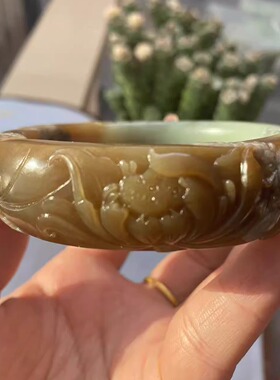 糖玉雕刻貔貅手镯57.6g