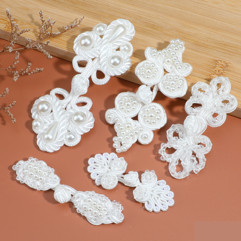 旗袍盘扣手缝珍珠水钻锦纶