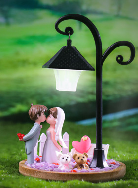 创意情侣摆件圆盘带灯可亮光情侣节庆婚庆礼物摆件桌面中控台