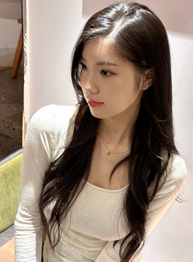 小众日韩风绿色小吊坠项链女ins小巧轻奢气质精致锁骨链金色钛钢