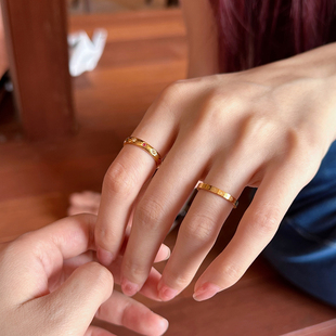 精致设计感彩虹锆石金色戒指女轻奢小众高级ins风食指戒镶钻女戒