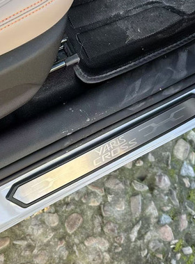 适用于跨境雅力士YARIS CROSS迎宾踏板改装ABS塑料款门槛条装饰条